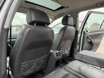 Volkswagen Golf 2.0 TDI GT DSG 5dr