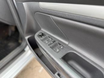 Volkswagen Golf 2.0 TDI GT DSG 5dr
