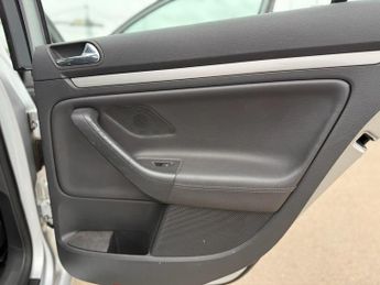 Volkswagen Golf 2.0 TDI GT DSG 5dr