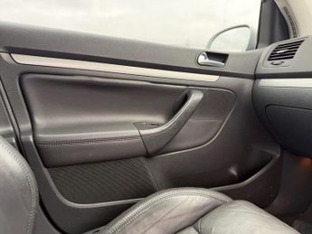 Volkswagen Golf 2.0 TDI GT DSG 5dr