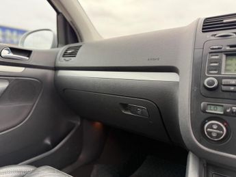 Volkswagen Golf 2.0 TDI GT DSG 5dr