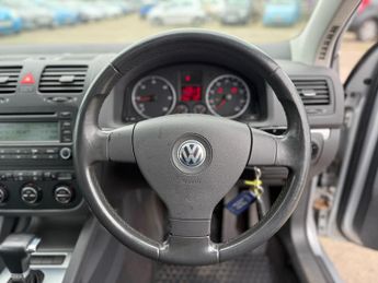 Volkswagen Golf 2.0 TDI GT DSG 5dr