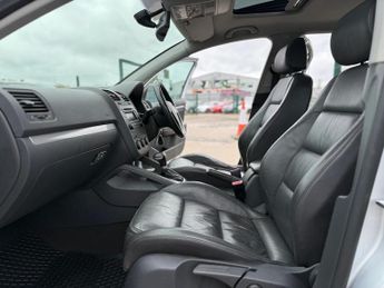 Volkswagen Golf 2.0 TDI GT DSG 5dr