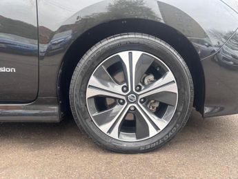 Nissan Leaf 40kWh N-Connecta Auto 5dr