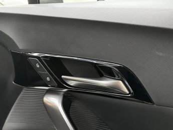 MG MG4 51kWh SE Auto 5dr