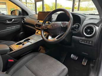 Hyundai KONA 64kWh Premium Auto 5dr (10.5kW Charger)