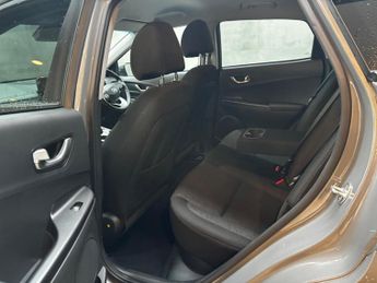 Hyundai KONA 64kWh Premium Auto 5dr (10.5kW Charger)