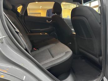 Hyundai KONA 64kWh Premium Auto 5dr (10.5kW Charger)