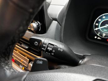 Hyundai KONA 64kWh Premium Auto 5dr (10.5kW Charger)