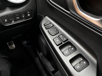 Hyundai KONA 64kWh Premium Auto 5dr (10.5kW Charger)
