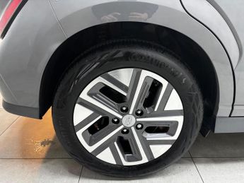 Hyundai KONA 64kWh Premium Auto 5dr (10.5kW Charger)