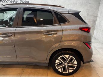 Hyundai KONA 64kWh Premium Auto 5dr (10.5kW Charger)