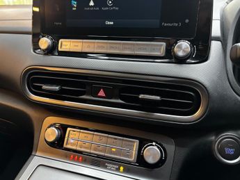 Hyundai KONA 64kWh Premium Auto 5dr (10.5kW Charger)