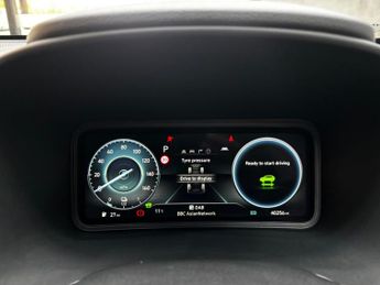 Hyundai KONA 64kWh Premium Auto 5dr (10.5kW Charger)