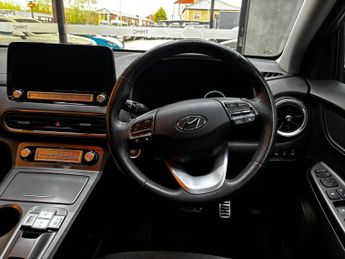 Hyundai KONA 64kWh Premium Auto 5dr (10.5kW Charger)
