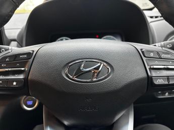 Hyundai KONA 64kWh Premium Auto 5dr (10.5kW Charger)