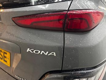 Hyundai KONA 64kWh Premium Auto 5dr (10.5kW Charger)