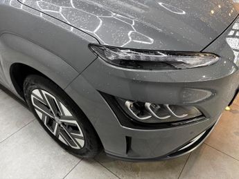 Hyundai KONA 64kWh Premium Auto 5dr (10.5kW Charger)