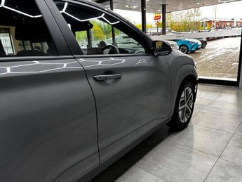 Hyundai KONA 64kWh Premium Auto 5dr (10.5kW Charger)
