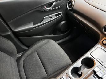 Hyundai KONA 64kWh Premium Auto 5dr (10.5kW Charger)