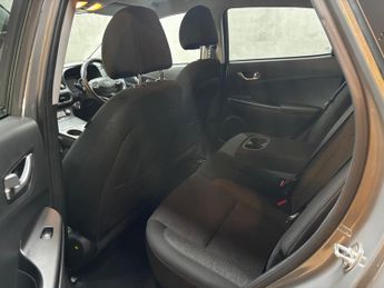 Hyundai KONA 64kWh Premium Auto 5dr (10.5kW Charger)