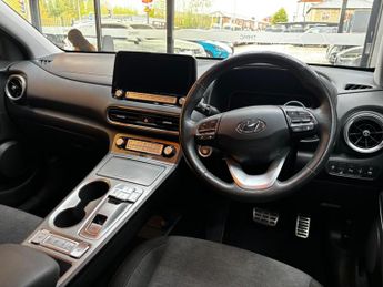 Hyundai KONA 64kWh Premium Auto 5dr (10.5kW Charger)