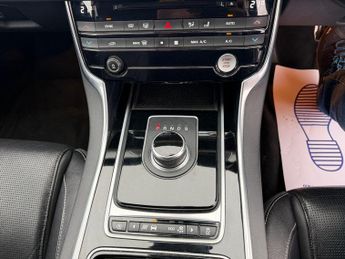 Jaguar XF 2.0d R-Sport Sportbrake Auto Euro 6 (s/s) 5dr