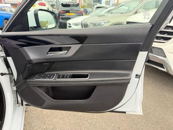 Jaguar XF 2.0d R-Sport Sportbrake Auto Euro 6 (s/s) 5dr