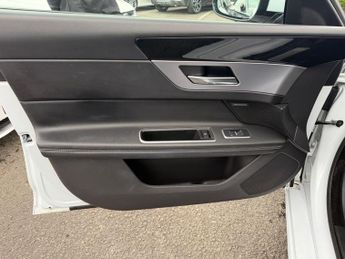 Jaguar XF 2.0d R-Sport Sportbrake Auto Euro 6 (s/s) 5dr