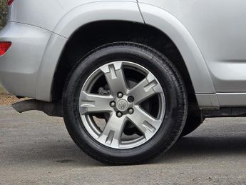 Toyota RAV4 2.2 D-CAT SR SUV 5dr Diesel Auto 4WD Euro 5 (150 ps)