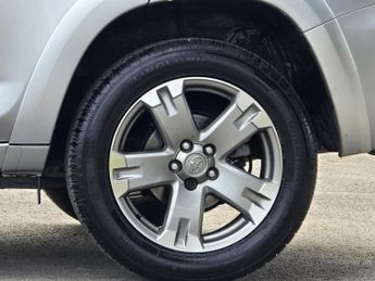 Toyota RAV4 2.2 D-CAT SR SUV 5dr Diesel Auto 4WD Euro 5 (150 ps)