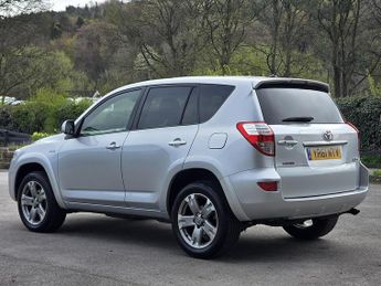 Toyota RAV4 2.2 D-CAT SR SUV 5dr Diesel Auto 4WD Euro 5 (150 ps)