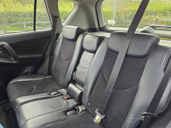 Toyota RAV4 2.2 D-CAT SR SUV 5dr Diesel Auto 4WD Euro 5 (150 ps)