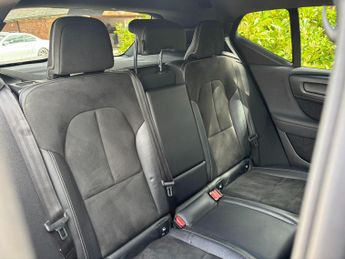 Volvo XC40 2.0 D4 R-Design Pro Auto AWD Euro 6 (s/s) 5dr