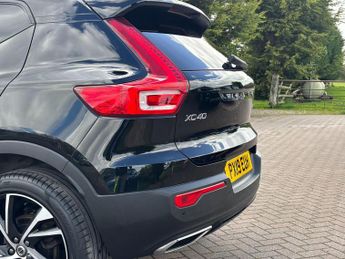 Volvo XC40 2.0 D4 R-Design Pro Auto AWD Euro 6 (s/s) 5dr