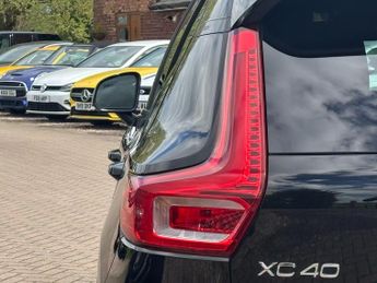 Volvo XC40 2.0 D4 R-Design Pro Auto AWD Euro 6 (s/s) 5dr