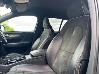 Volvo XC40 2.0 D4 R-Design Pro Auto AWD Euro 6 (s/s) 5dr