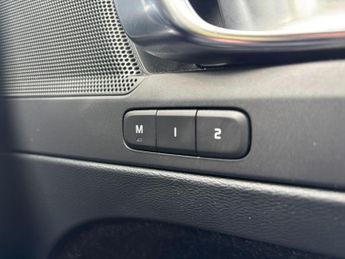 Volvo XC40 2.0 D4 R-Design Pro Auto AWD Euro 6 (s/s) 5dr