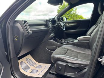 Volvo XC40 2.0 D4 R-Design Pro Auto AWD Euro 6 (s/s) 5dr