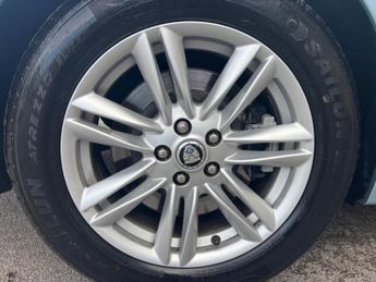 Jaguar XF 2.2d Luxury Auto Euro 5 (s/s) 4dr