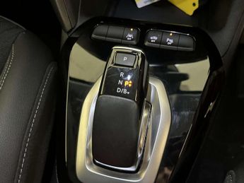 Vauxhall Corsa Electric 50kWh Elite Premium Hatchback 5dr Electric Auto (136 ps)