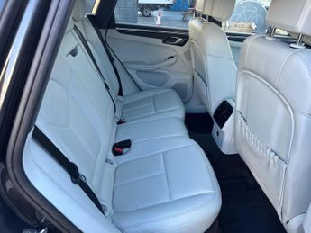 Porsche Macan 2.0T SUV 5dr Petrol PDK 4WD Euro 6 (s/s) (245 ps)