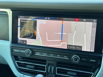Porsche Macan 2.0T SUV 5dr Petrol PDK 4WD Euro 6 (s/s) (245 ps)