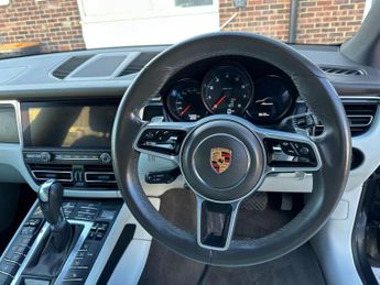 Porsche Macan 2.0T PDK 4WD Euro 6 (s/s) 5dr