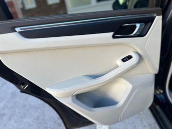 Porsche Macan 2.0T PDK 4WD Euro 6 (s/s) 5dr