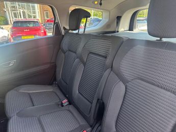 Renault Grand Scenic 1.7 Blue dCi Iconic MPV 5dr Diesel EDC Euro 6 (s/s) (120 ps)