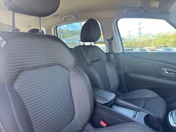 Renault Grand Scenic 1.7 Blue dCi Iconic MPV 5dr Diesel EDC Euro 6 (s/s) (120 ps)