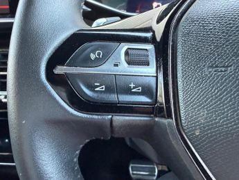 Peugeot 2008 1.2 PureTech Allure Premium + EAT Euro 6 (s/s) 5dr