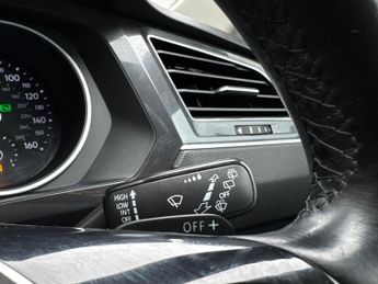 Volkswagen Tiguan 2.0 TDI SE Navigation DSG 4Motion Euro 6 (s/s) 5dr