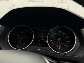 Volkswagen Tiguan 2.0 TDI SE Navigation DSG 4Motion Euro 6 (s/s) 5dr